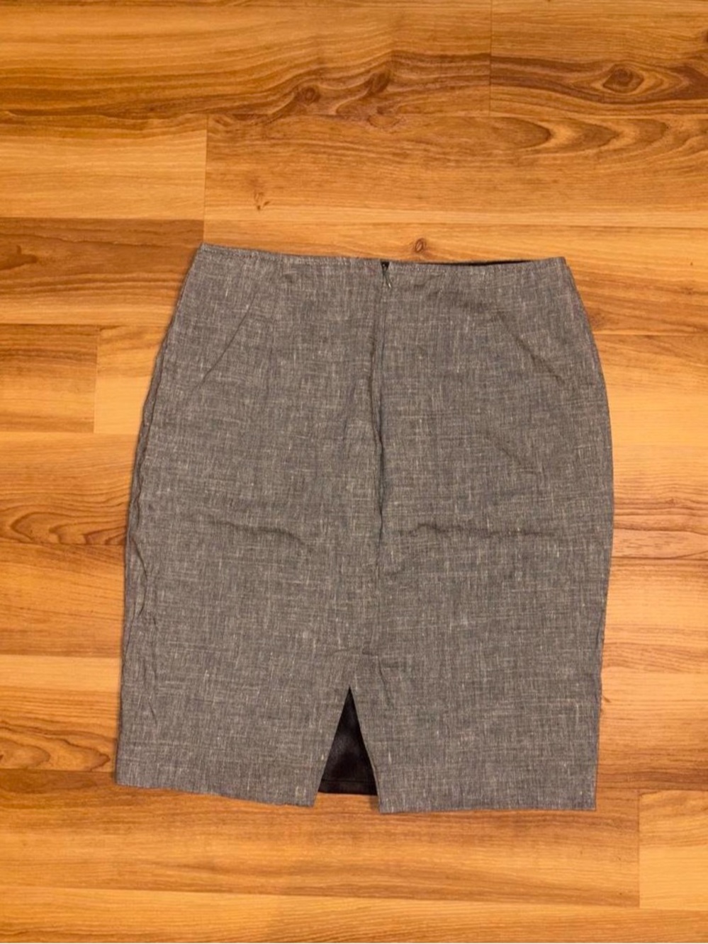 Elie Tahari Gray Textured Pencil Skirt with Front Vent
